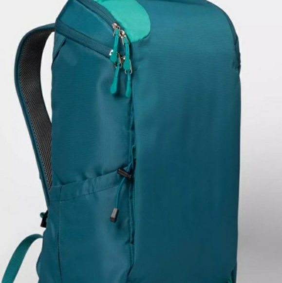 Embark 25L daypack - Picture 1 of 4